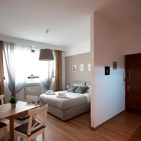 Albornoz 35 * Roma